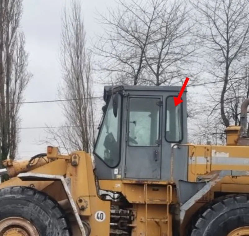 Стекло левое заднее 957х174 на фронтальный погрузчик Furukawa 365-II 