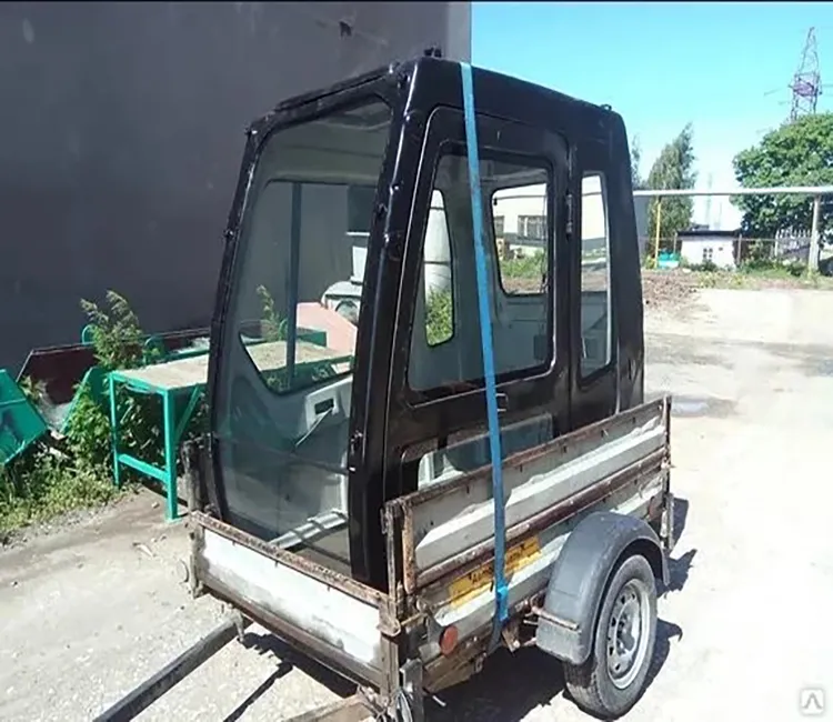 Стекло боковое триплекс неподвижное с вырезом из 3 частей 1245Х905-1 (1245х905) для автокрана Клинцы (новая кабина)