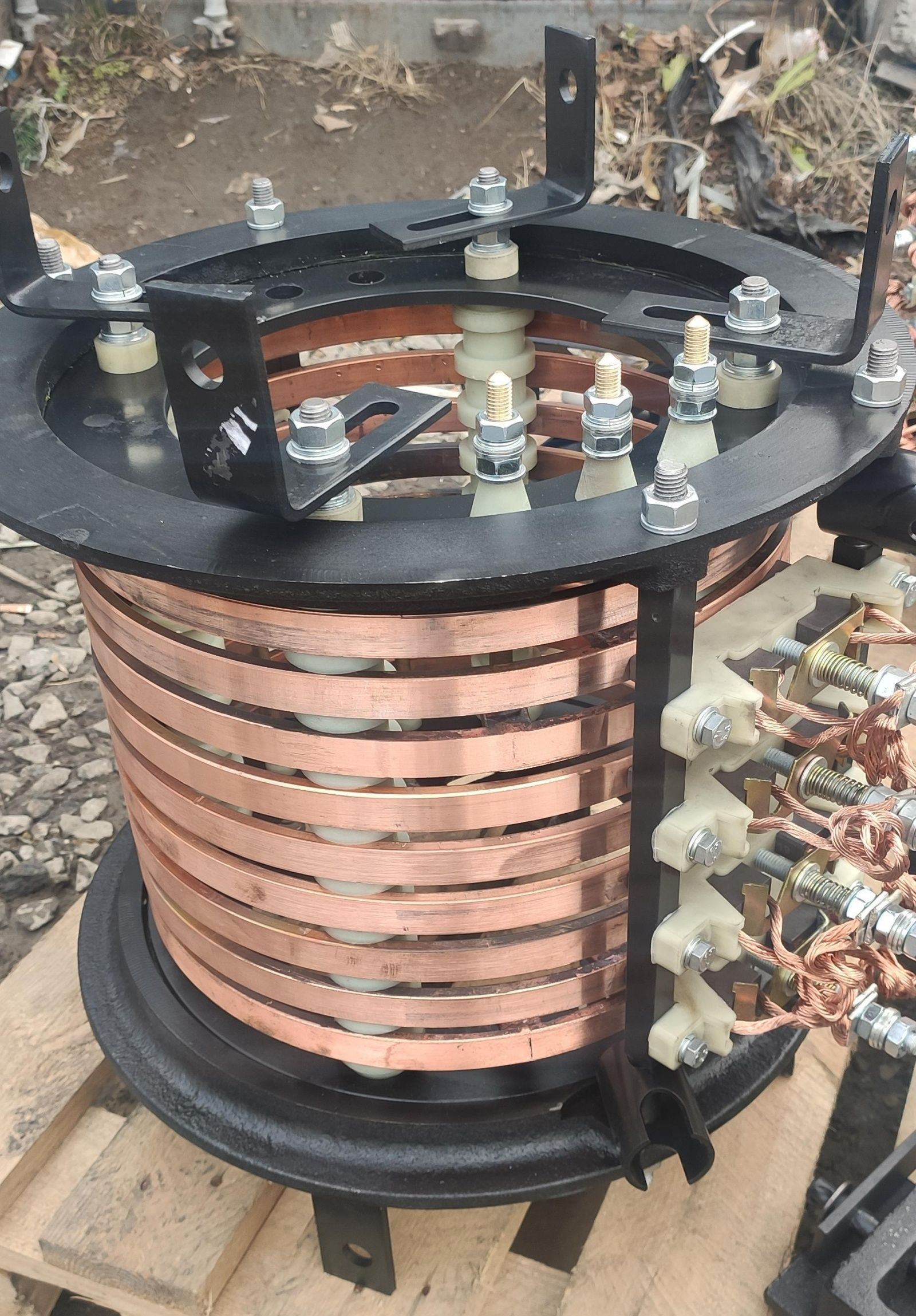 Токоприемник (токосъемник) кольцевой К-3209 для гусеничного крана СКГ, МКГ, ДЭК, РДК