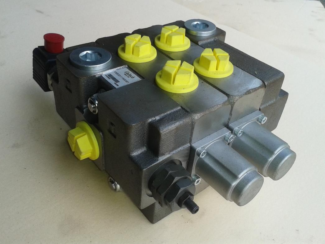 Гидрораспределитель Q130 Италия лебедка, подъем автокрана Галичанин КС-55713