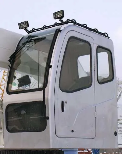 Стекло боковое правое RSG 007 (800х660) с двумя отверстиями для автокрана Челябинец (новая кабина) КС-45721, КС-55730, КС-55732, КС-55733