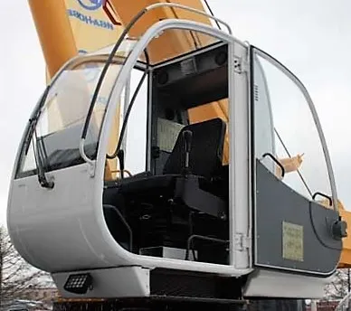 Стекло заднее для автокрана Ивановец (новая кабина) MAC-C2.205