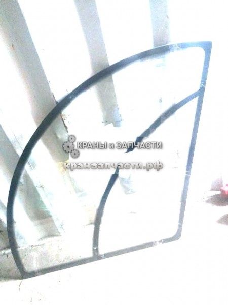 Стекло левое боковое КМК 1.01-5403011 (600х300) для автокрана Машека (новая кабина) КС-55727