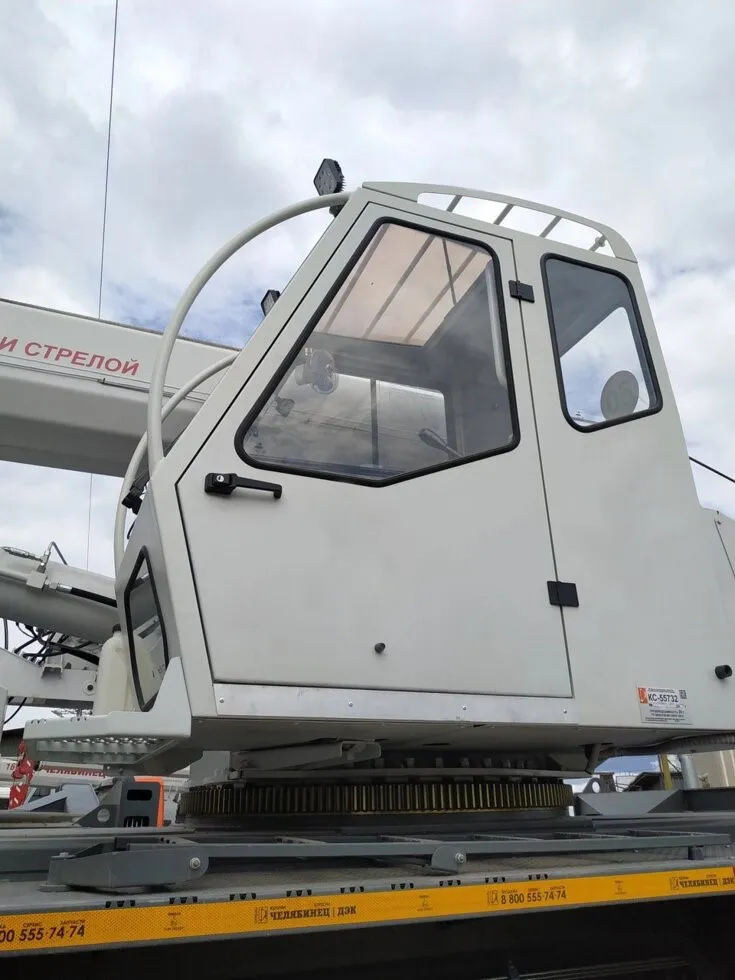 Стекло заднее триплекс 664х474 для кабины СВЭЧЕЛ автокрана Челябинец