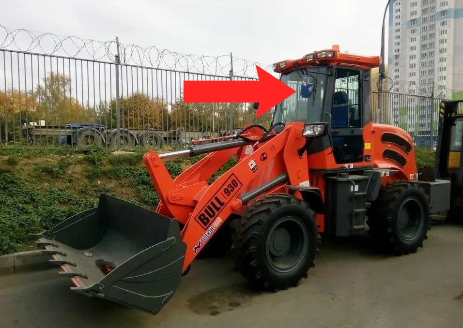 Стекло лобовое (триплекс) для погрузчика фронтального Bull 930, 930sl