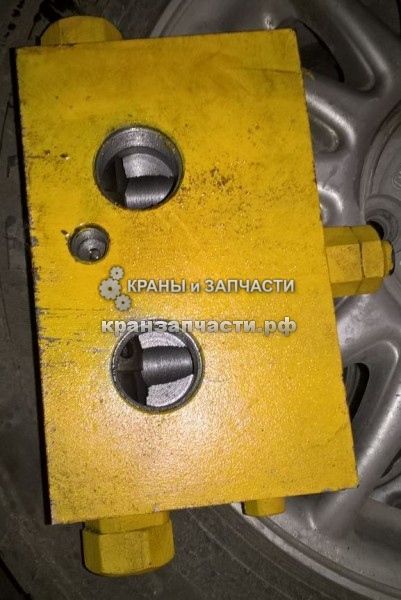 Блок клапанный КС-45717.84.430-3 автокрана Ивановец