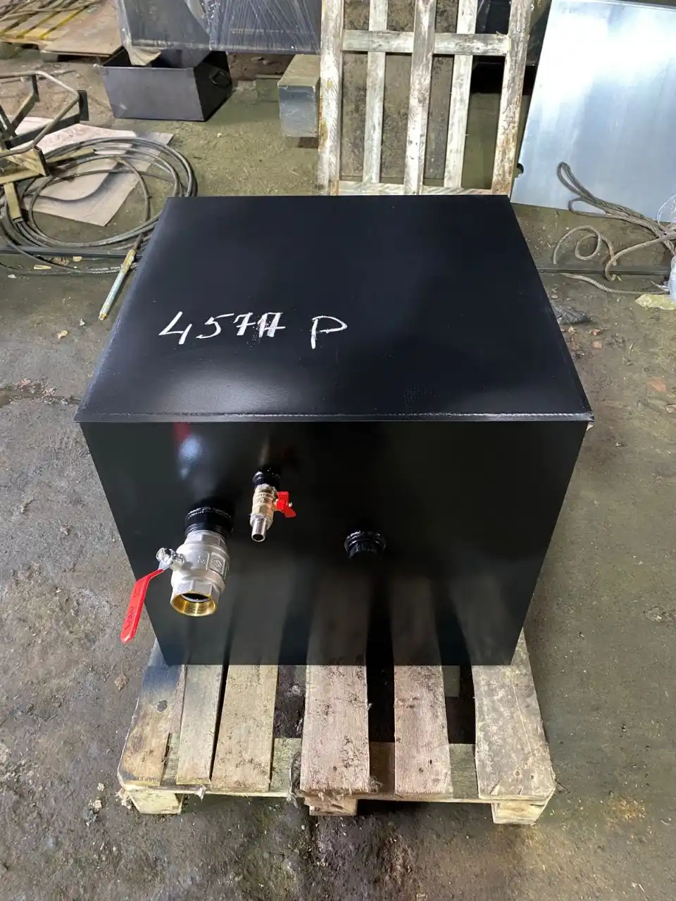 Гидробак КС-45717.83.400 для автокранов Ивановец КС-45714, КС-45717, АК-25, КС-54711, КС-54712