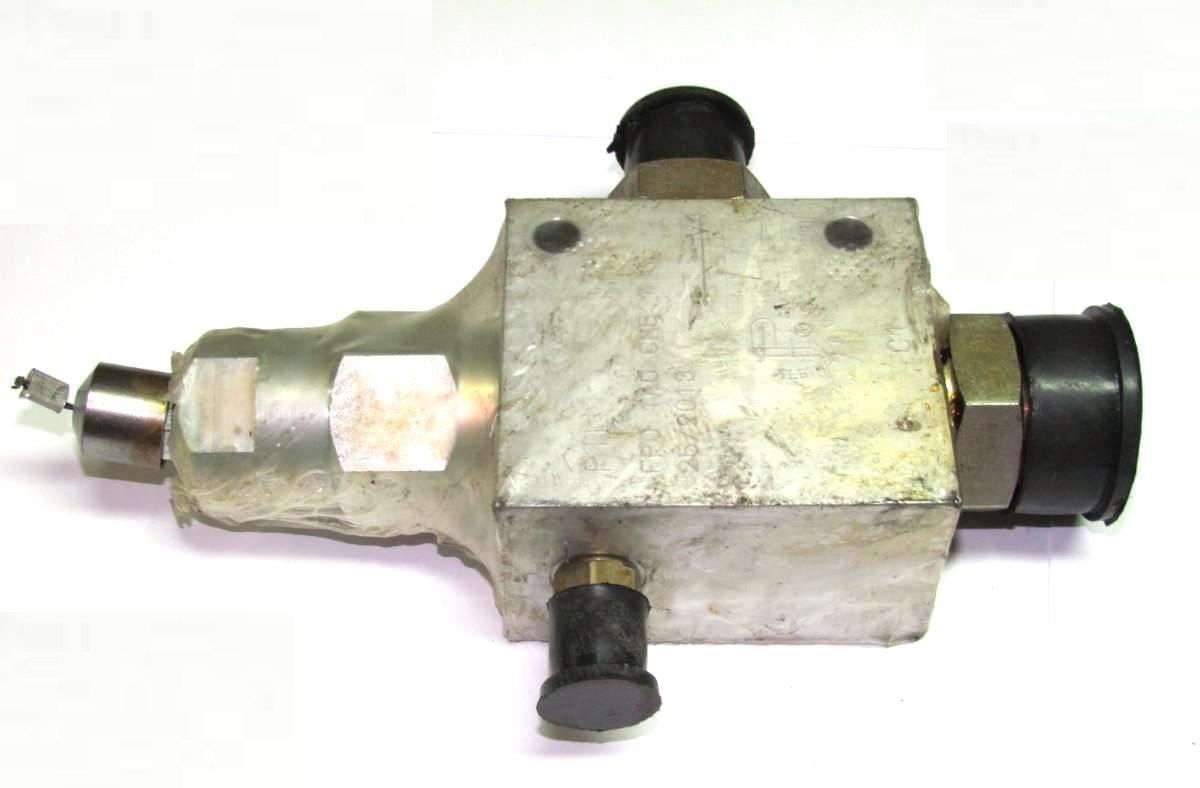 Гидроблок уравновешивающий У3.20.10.00-9 (1CE 145 F 8W 30B3L4 377) (Италия) для автокранов Ивановец