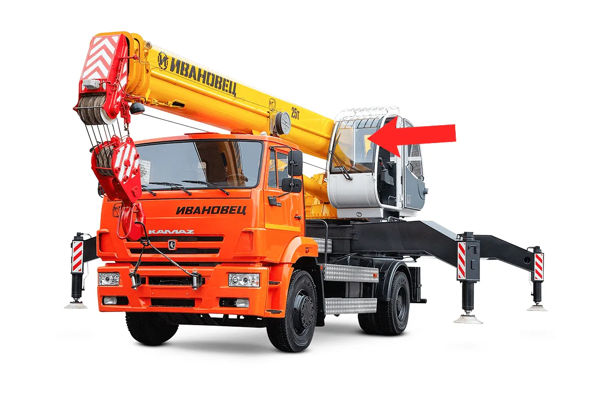 Стекло лобовое с рамкой на кабину Ивановец