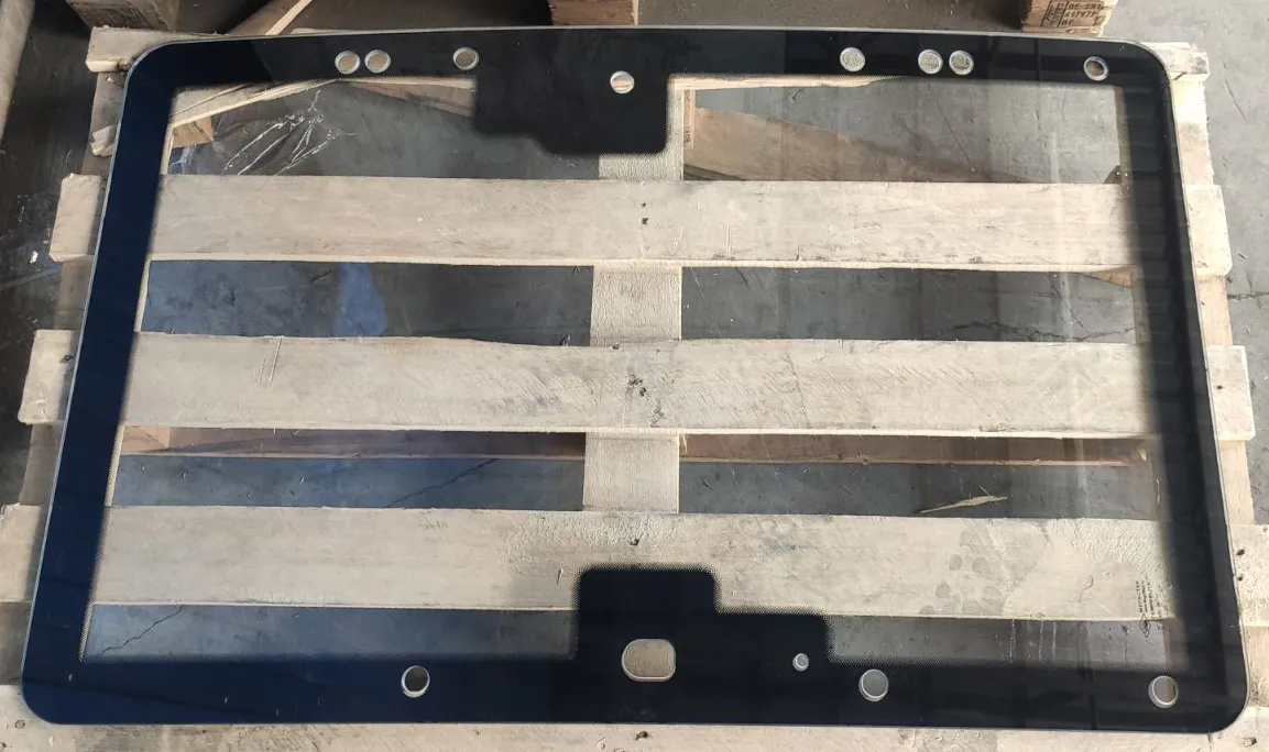 Стекло двери 533А-81-112А (1105х710) (6мм, закалённое)  для погрузчиков МКСМ 800-А