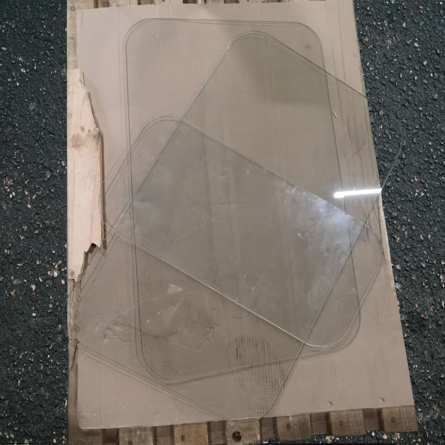 Стекло нижнее 95-5001-011-02 5 мм пр 685*325