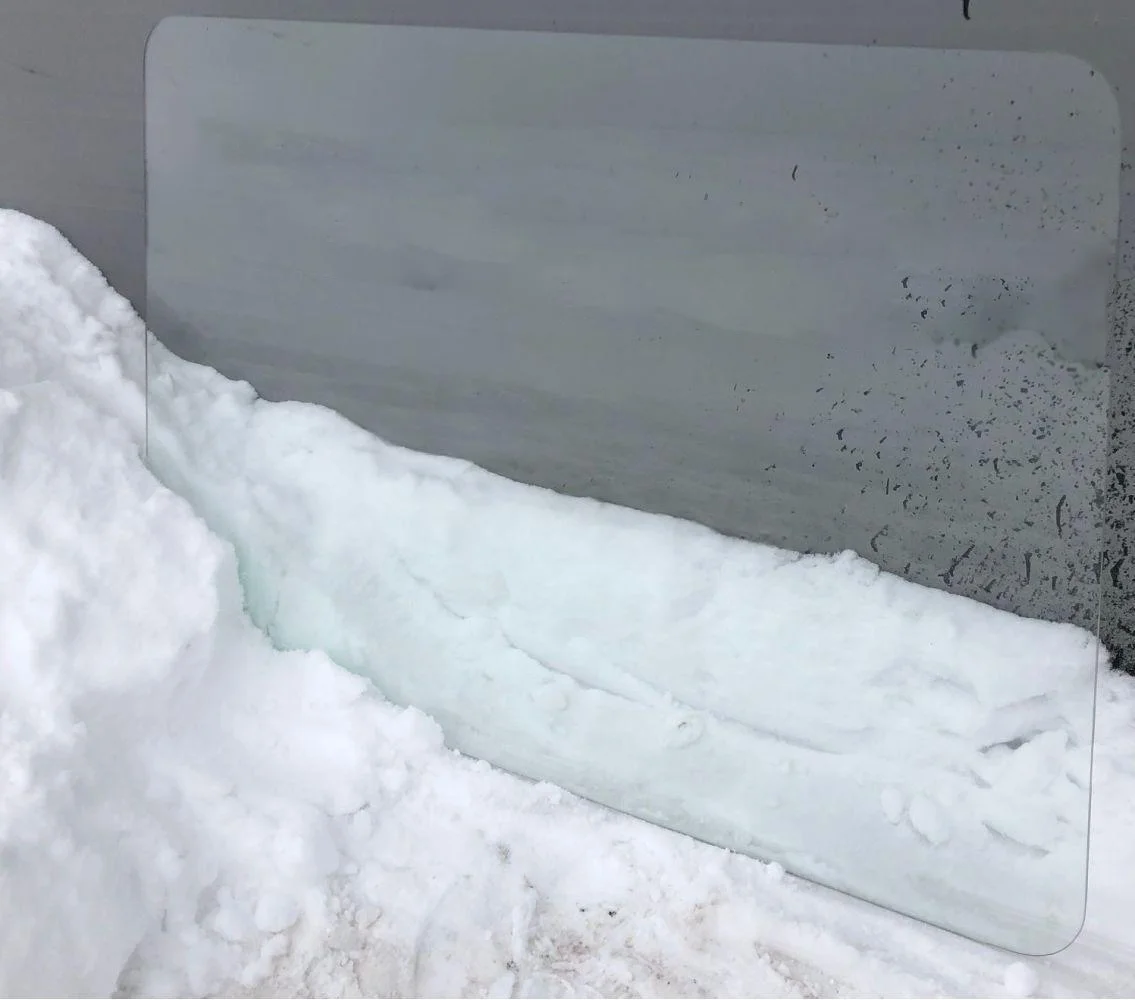 Стекло заднее 225.34.00.00.003 (1220x838) от автогрейдера ДЗ-180, ДЗ-143