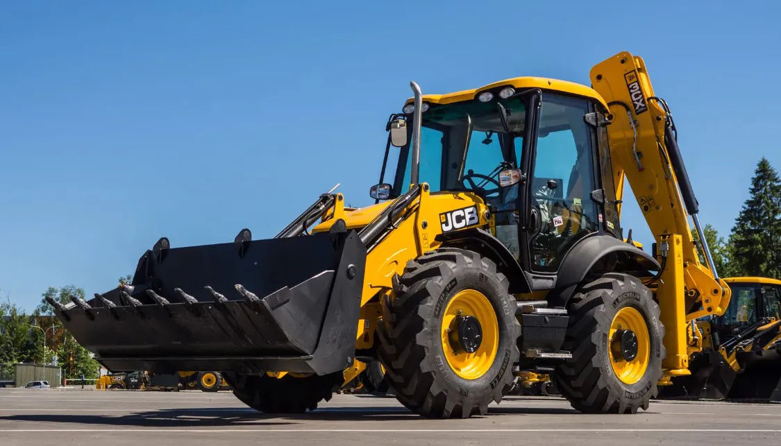 Стекло лобовое 107.7 мм (триплекс) для экскаватора-погрузчика JCB 3cx-4cх 1997