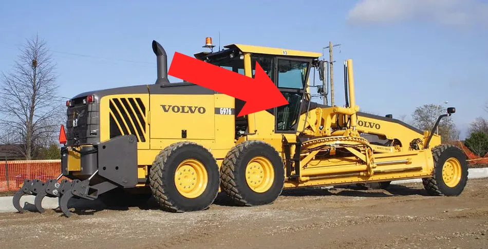 Стекло дверное нижнее правое (закаленное) для автогрейдера Volvo G976