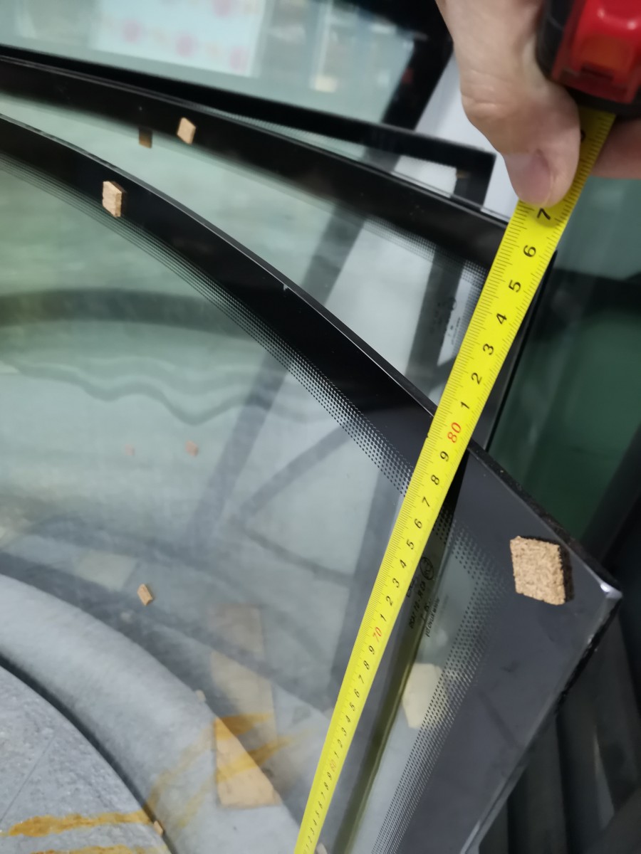 Стекло ветровое КМК 1.01-5206011 (1748х800) для автокрана Машека (новая кабина) КС-55727