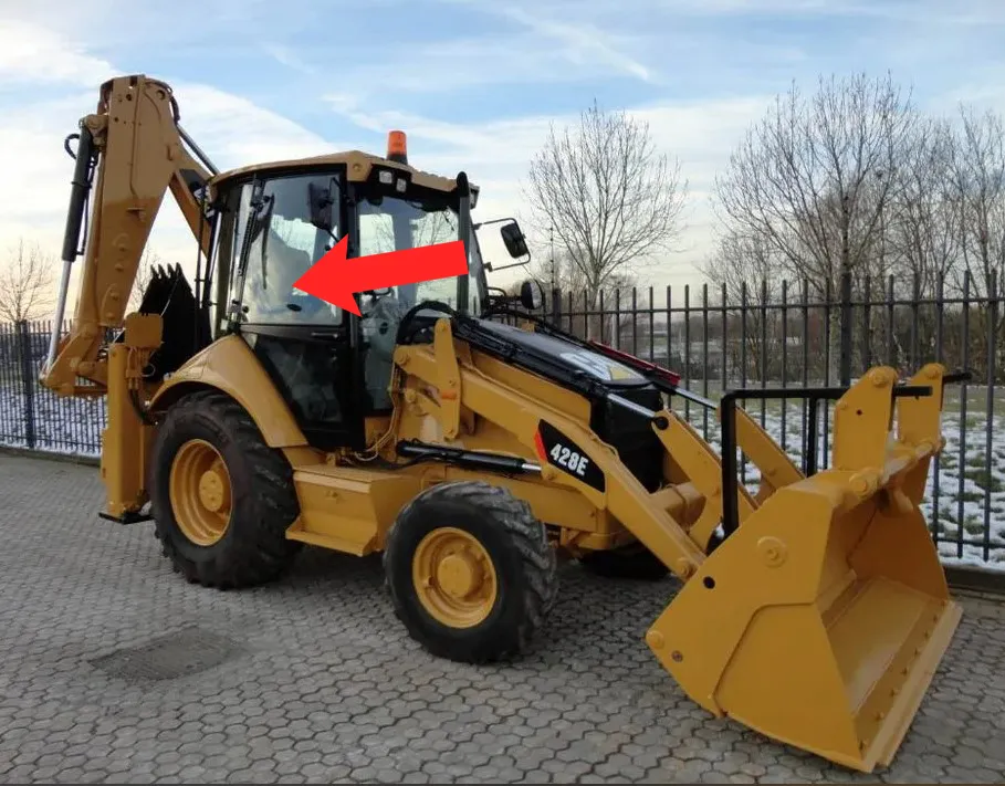 Стекло дверное правое верхнее (закаленное) 2059597;2059612 для экскаватора-погрузчика Caterpillar 428e, 432e, 434e, 444e 2006