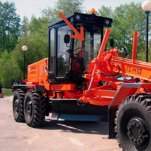 Стекло лобовое 274.04.00.00.001 1636*950*860 от автогрейдера ГС-14.02, ГС-18,05