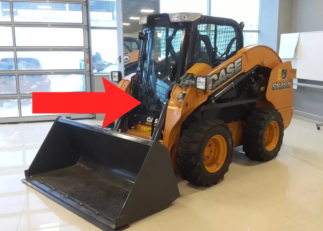 Стекло лобовое нижнее правое (закаленное) 84259722 для мини-погрузчика Case SV250V, SV250C, SV185V, SV185С