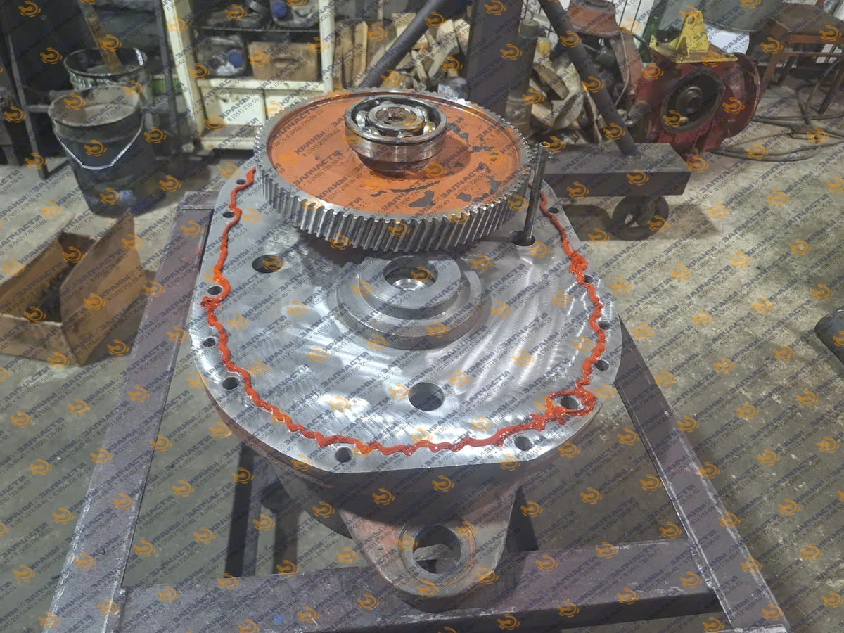 Сборка зубчатых колёс и подшипников редуктора