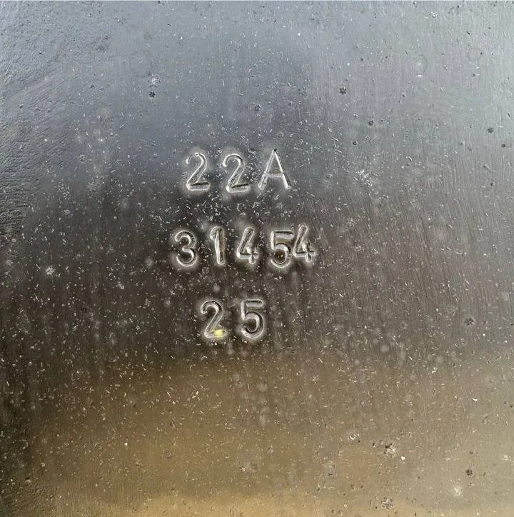 Крюк 22А крановый грузовой в сборе с замком и гайкой