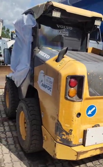 Стекло кузовное заднее (закаленное) для мини-погрузчика Volvo MC135C, MC110C, MC115C