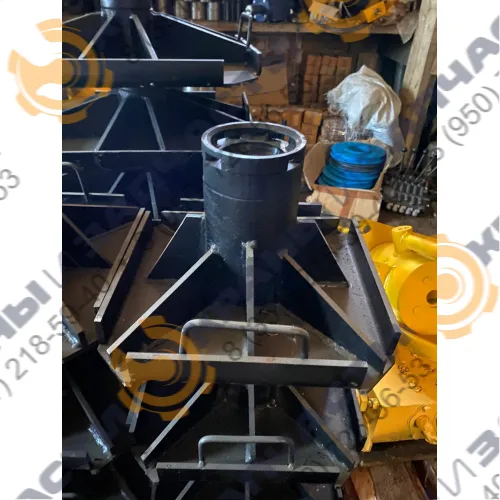 Подпятник автокрана КС-45721.00.200 металлический в сборе с ручкой Челябинец