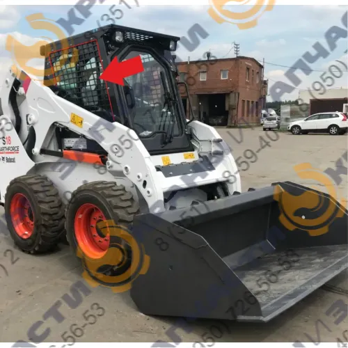 Стекло боковое правое без выреза под форточку мини-погрузчика Bobcat Earthforce S18, S16 сталинит