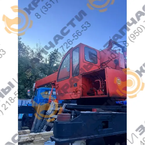 Стекло боковое большое МКТ-25.1065.62.00.00.01 (920х920) для автокрана Ульяновец МКТ-16, МКТ-20, МКТ-25, МКАТ-16, МКАТ-20, МКАТ-25, МКТБ-30, МКТБ-40, МКТБ-50