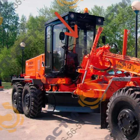 Стекло лобовое 274.04.00.00.001 1636*950*860 от автогрейдера ГС-14.02, ГС-18,05