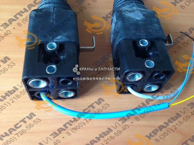 Блок управления PH1101351 179040059 двухкоординатный типа «джойстик» с красной кнопкой для ускорения грузовой лебедки автокрана Ивановец