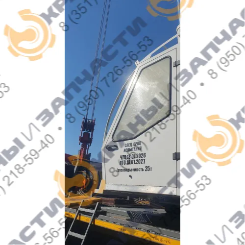 Стекло двери кабины крановщика (левое)  Челябинец 25т, 45721, КС-55732