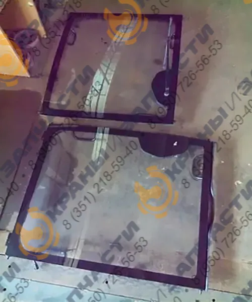 Стекло верхнее люк 692х643 под вклейку (триплекс) автокрана Челябинец