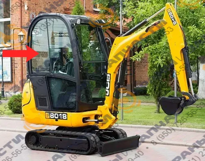 Стекло правое верхнее ближе к заднему стеклу (закаленное) для мини-экскаватора JCB 8018cts