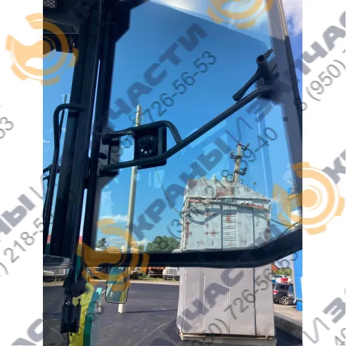 Стекло форточки левой высокой двери (закаленное) для катка Ammann ARX90