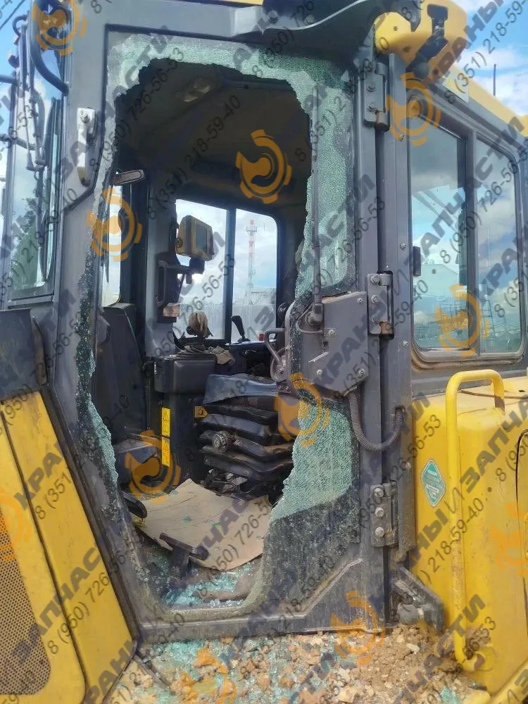 Левое стекло дверное 14X-Y79-1361 бульдозера Komatsu (закаленное)