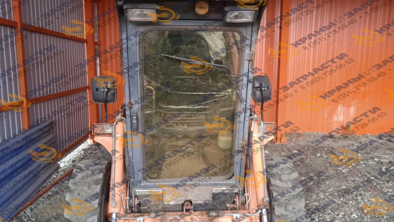 Стекло лобовое (закаленное) для мини-погрузчика Locust 752, 753, 903