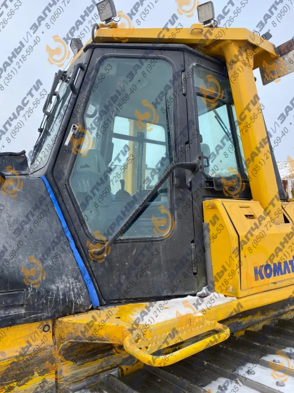 Стекло дверное левое правое 1155 мм (закаленное) 14x-911-2211 для бульдозера Komatsu D65E-12