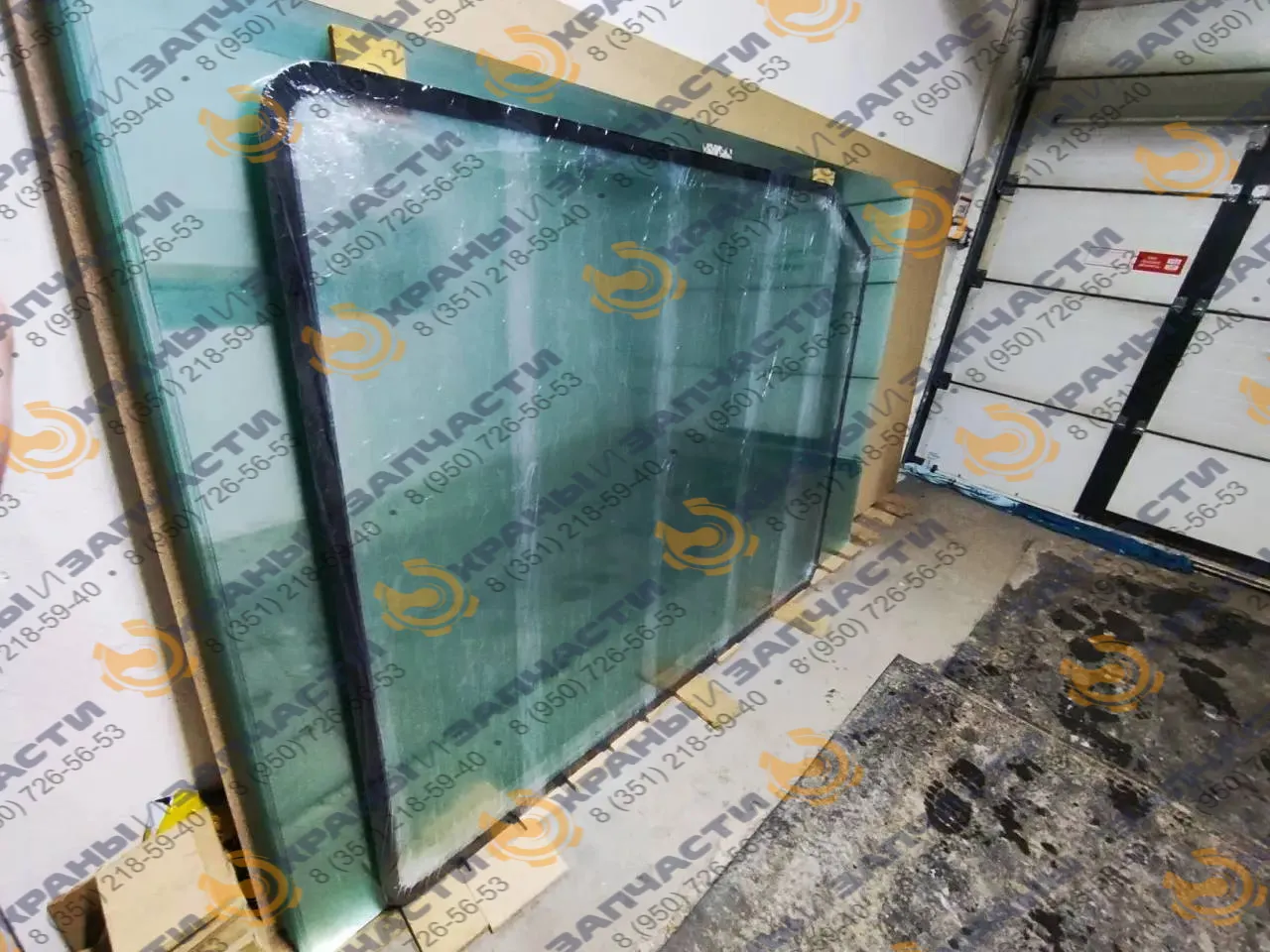 Стекло лобовое триплекс для  карьерного экскаватора Komatsu PC4000