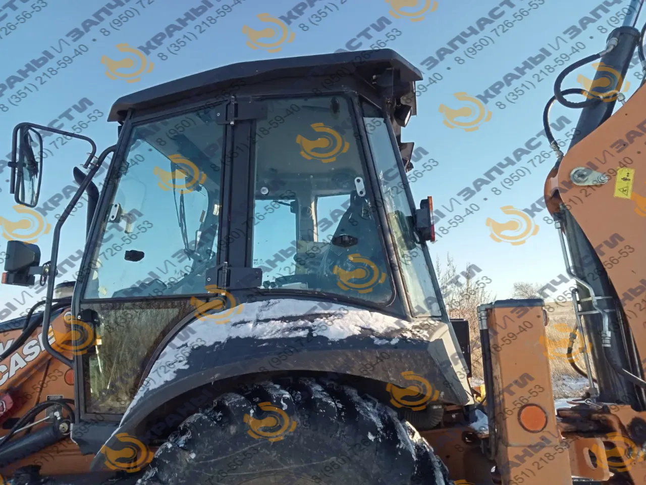 Стекло кузовное заднее левое / правое (закаленное) для экскаватора-погрузчика Case 570SV