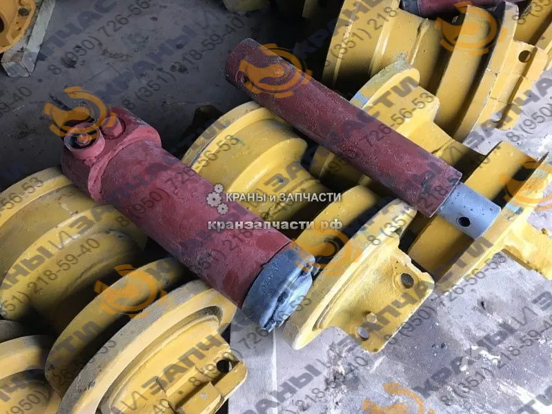 Каток с кронштейном поддерживающий  50-21-416СП нового образца для трактора, бульдозера Т10, Т10М, Т10МБ, Б-10 