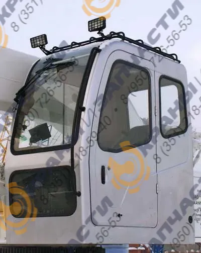 Стекло боковое правое RSG 007 (800х660) с двумя отверстиями для автокрана Челябинец (новая кабина) КС-45721, КС-55730, КС-55732, КС-55733