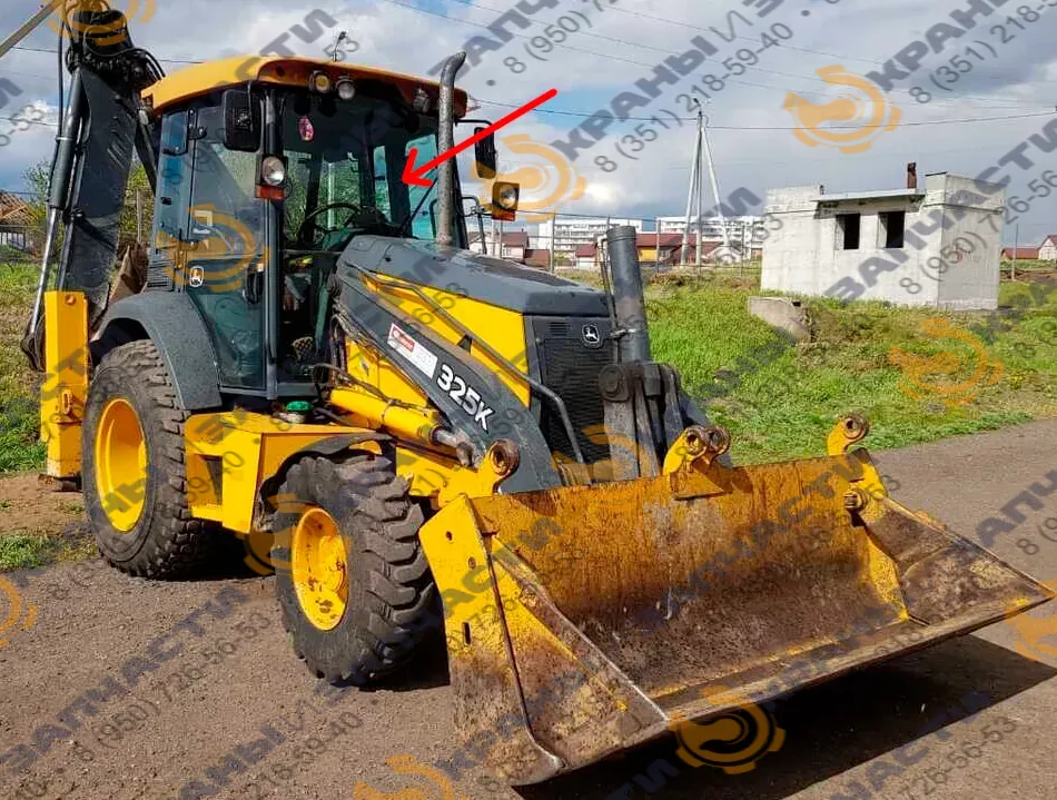 Стекло лобовое верхние ( закаленное) для экскаватора-погрузчика John Deere 325К