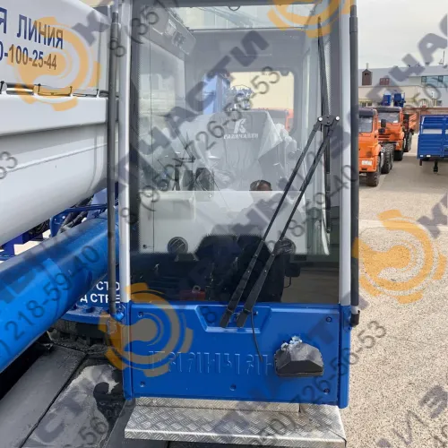 стекло на синюю кабину галичанин