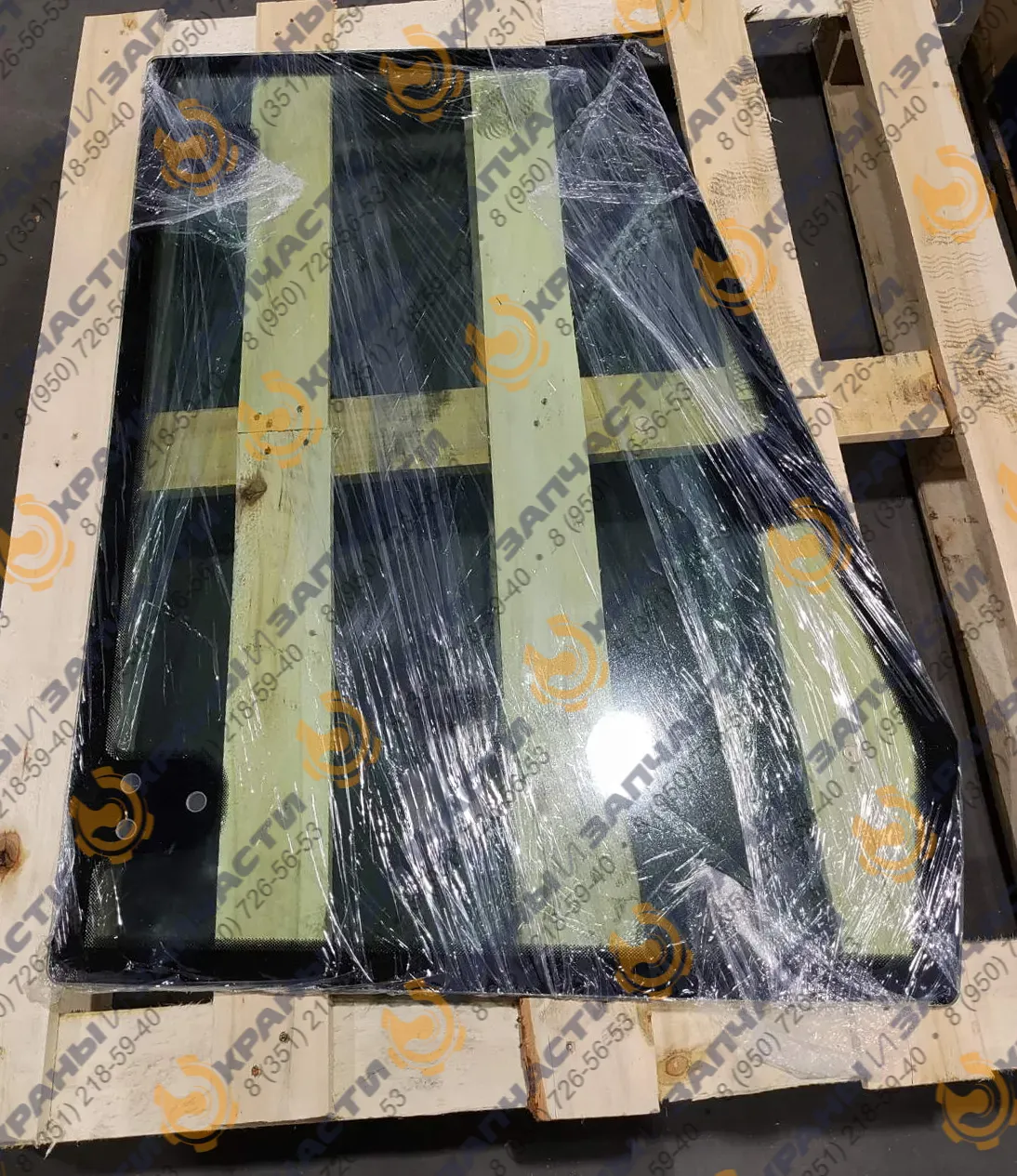 Стекло кузовное боковое левое экскаватора / фронтального погрузчика Елаз 204970237 ELAZ-BL 880 (5мм, зелёное) 1077х794