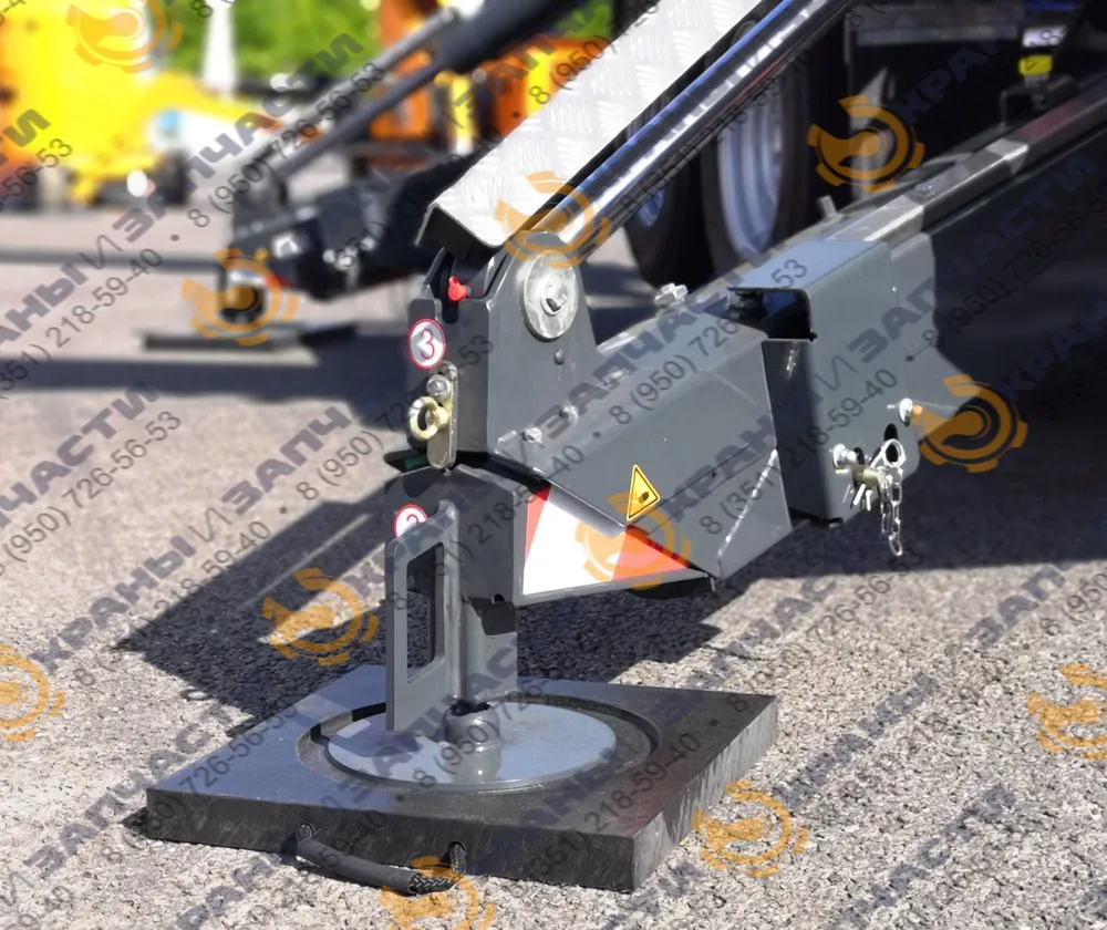 Подкладочная плита (подушка) под выносные опоры 300*300 мм