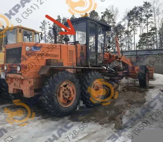 Стекло заднее 225.44.00.00.010-01 для автогрейдера ГС-18.05