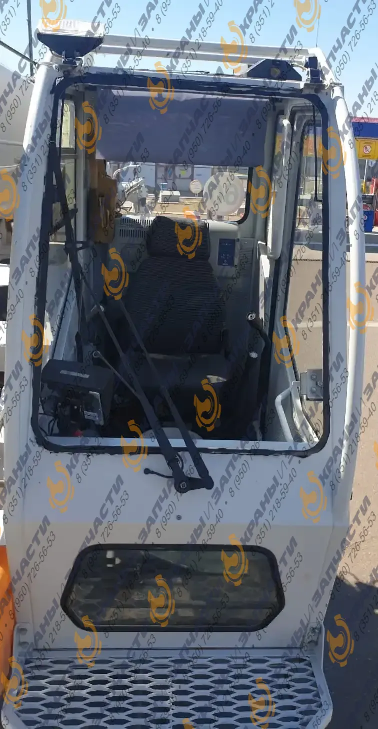 Стекло лобовое триплекс (переднее) 944х700 для кабины СВЭЧЕЛ автокрана Челябинец