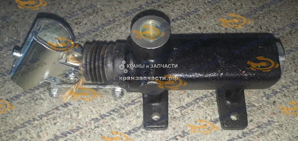 Насос ручной КС-45717.83.700-1 для автокранов Ивановец КС-35714, КС-35715, КС-45714, КС-45717, КС-54711, КС-54712, АК-25