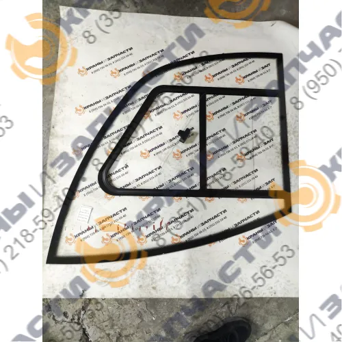 Стекло боковое с форточкой МСИМ 32.700.023СБ 1115х1052 автокрана Ивановец КС-35714, КС-35715, КС-45714, КС-45717, АК-25, КС-54711, КС-54712, КС-55711, КС-55717, КС-6476, КС-6478 новая кабина У2.60.52.000