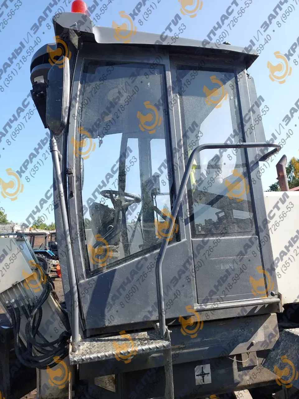 Стекло боковое 274.04.00.00.003 от автогрейдера ГС-14.02, ГС-18,05